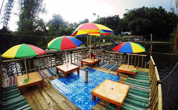 Warung Apung Kendedes di Singosari (C) KANALMALANG