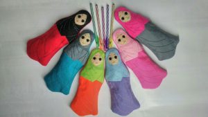 Nisafla memproduksi tempat alat tulis dari kain flanel (C) NISAFLA