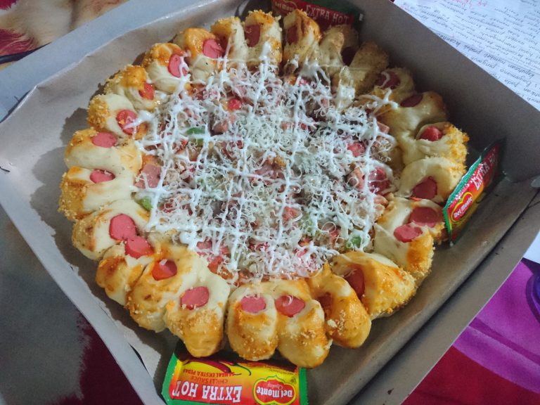 Penampakan pizza berdiameter 26 cm dari Pizza Kanelop yang dibandrol harga Rp 40.000 saja. (Foto: Riska Suci Rahmawati)