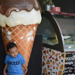 Selain menawarkan aneka es krim dengan berbagai rasa dan bentuk, Kampoeng Es Krim juga menawarkan beberapa spot foto. (Foto: Instagram @rangga_praschetio)