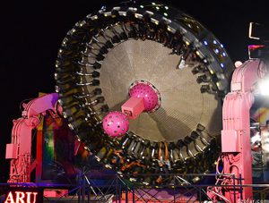 Megamix di Batu Night Spectacular (C) DZOFAR