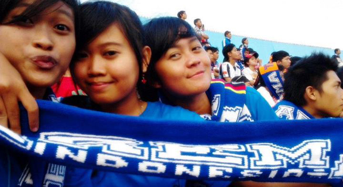 ASN, Guru dan Pelajar di Kota Malang dan Kota Batu Pakai Kaos Arema (C) RATNA