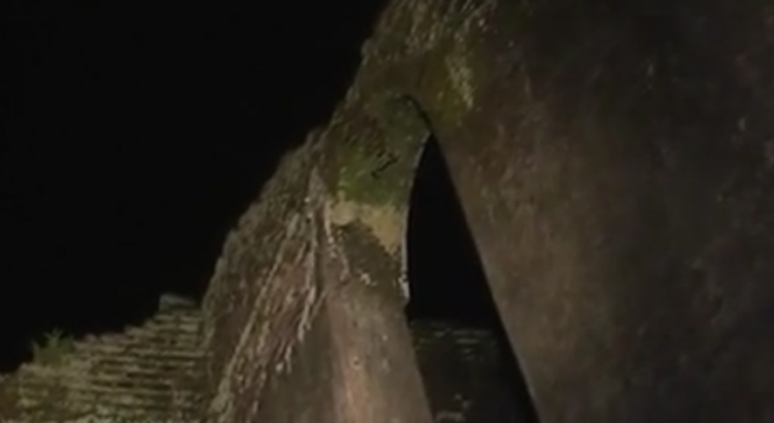 Angkernya Gudang Tua Bekas Tempat Penggilingan Padi di Jabung