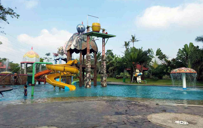 Water Park Tirtasani Karangploso (C) JUST SOFYAN