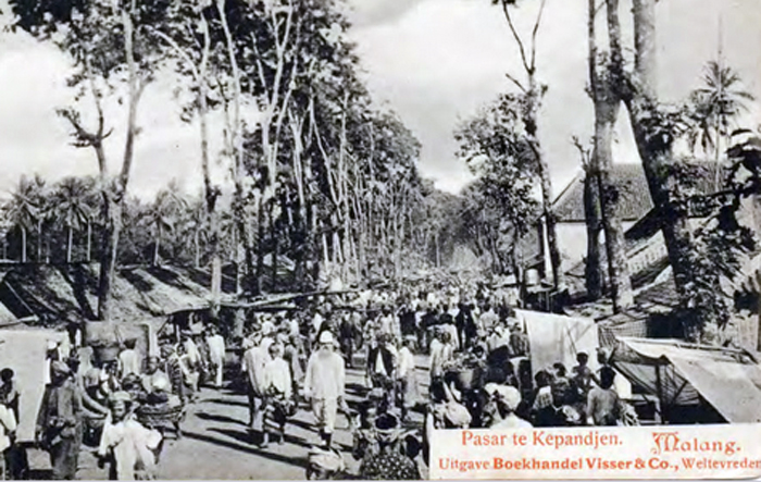 Pasar Penarukan Kepanjen, dari Pasar Utama Jadi Pasar Krempyeng (C) Boekhandel Visser & Co, Weltevreden