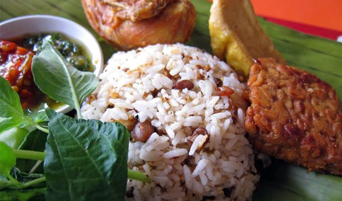 Top 10 Kuliner Khas Jawa Barat yang Ada di Malang (C) MAKANANOLEHOLEH