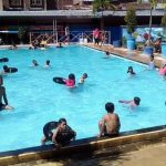 Bermain Air di Kolam Renang Tirta Marabunta Rampal (C) TRIPJALANJALAN.COM