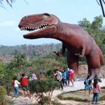 Wisata Bukit Nuri dengan Patung Dinosaurus Raksasanya (C) TIMES INDONESIA
