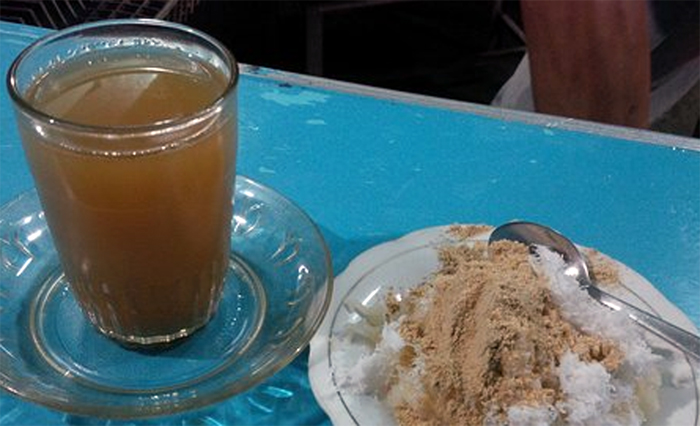 Warung Kopi dan Ketan Bubuk Legendaris di Kesatrian (C) TRIPADVISOR