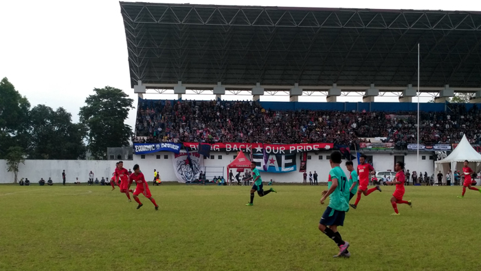 Menjajal Rumput Stadion Cakrawala Universitas Negeri Malang (C) STRIKER.ID