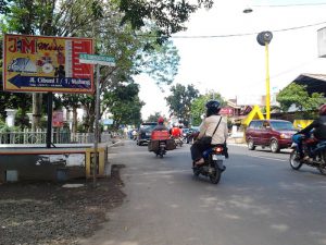 Jalan R Tumenggung Suryo, dengan Ikon Pusat Oleh-oleh Khas Malang - JALANJALANDIKOTAMALANG