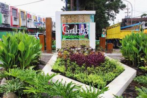 Taman Gribig, Keindahan di Tengah Jalan Kembar