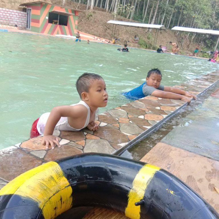 Foto: FB Kemos Mahendi, Gentong Mas Sukolilo