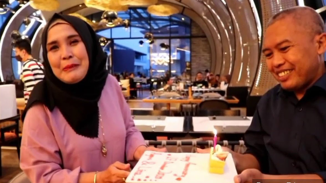 Nongkrong di Skydome Lounge & Bar Golden Tulip Holland Resort