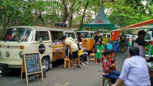 Volks Waffle Streatery, Mobil Penghasil Cemilan Western