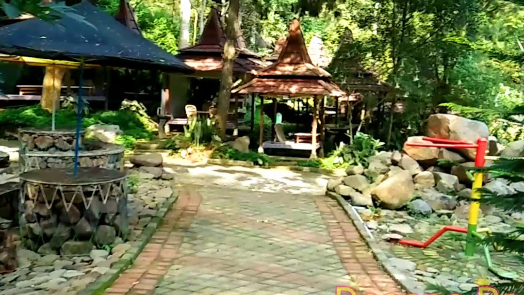 Kulineran di deSapa Resto Sambil Nikmati Pemandangan Alam