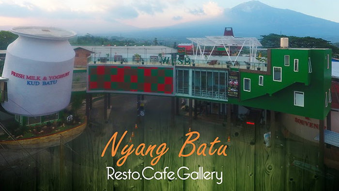 Nyang Batu Cafe, Resto, Gallery, Makan Ditemani Lukisan Keren