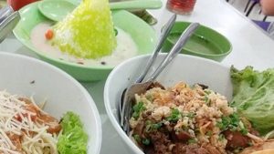 Depot Pangsit Mie Bromo Pojok yang Melegenda di Kota Malang