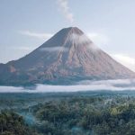 Gunung Semeru Meletus Sejak 200 Tahun Silam